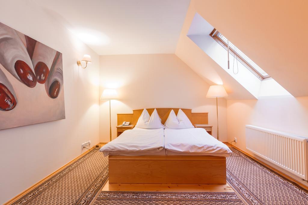 Hotel Maltezsky Kriz Κάρλοβι Βάρι Εξωτερικό φωτογραφία
