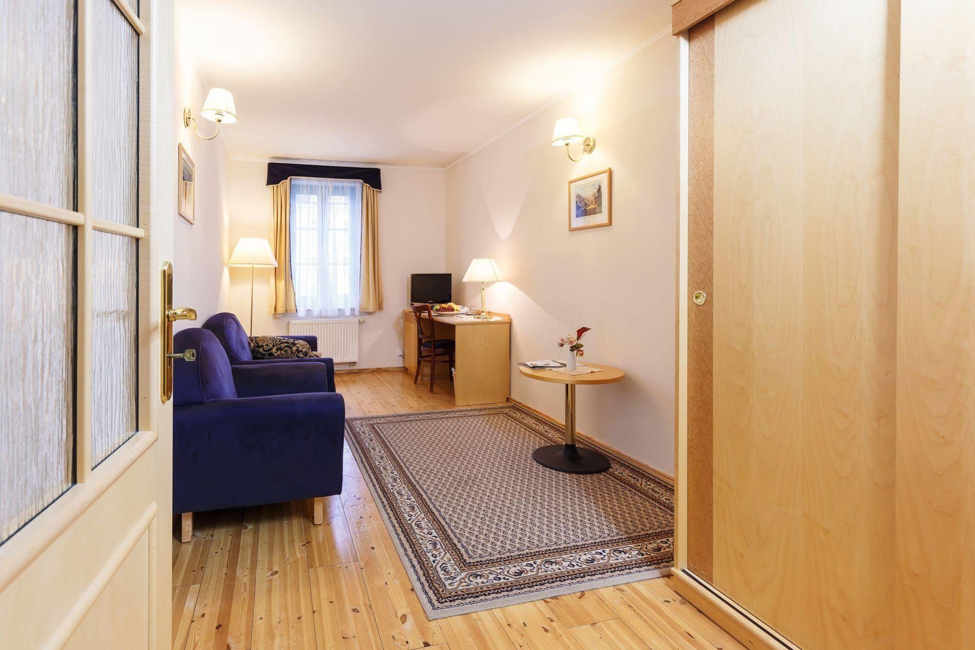 Hotel Maltezsky Kriz Κάρλοβι Βάρι Εξωτερικό φωτογραφία