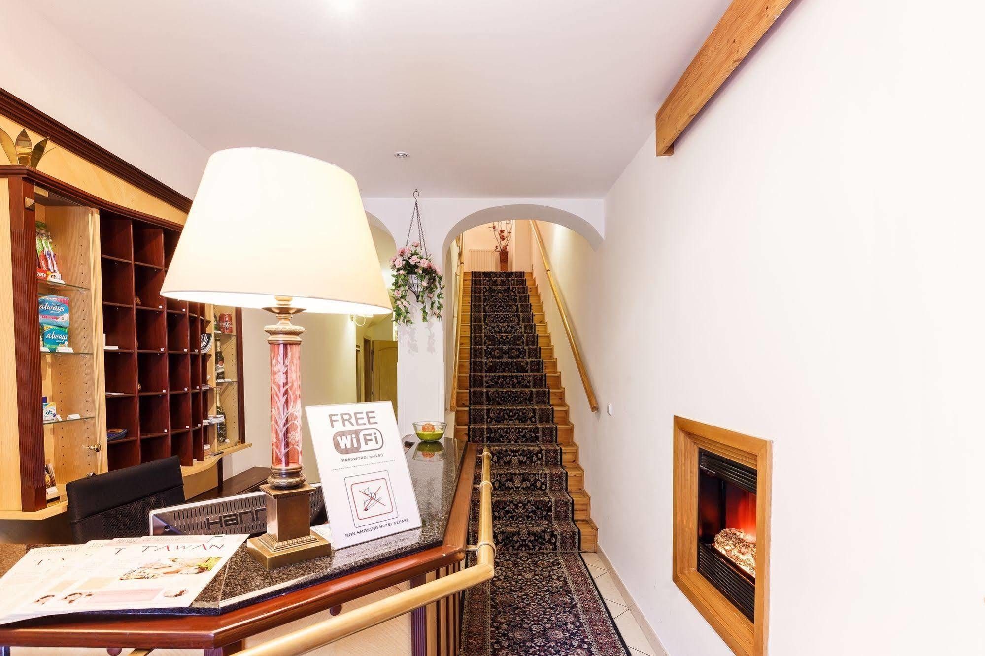 Hotel Maltezsky Kriz Κάρλοβι Βάρι Εξωτερικό φωτογραφία